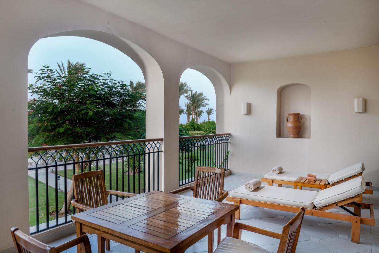 Jaz Mirabel Resort シャルム・エル・シェイク エクステリア 写真 A balcony at the Four Seasons Hotel, Sharm El Sheikh