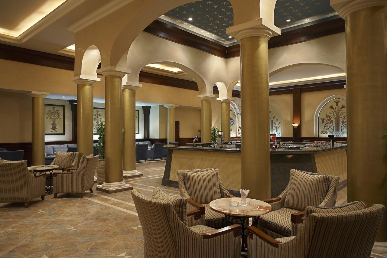 Jaz Mirabel Resort シャルム・エル・シェイク レストラン 写真 The lobby of the hotel