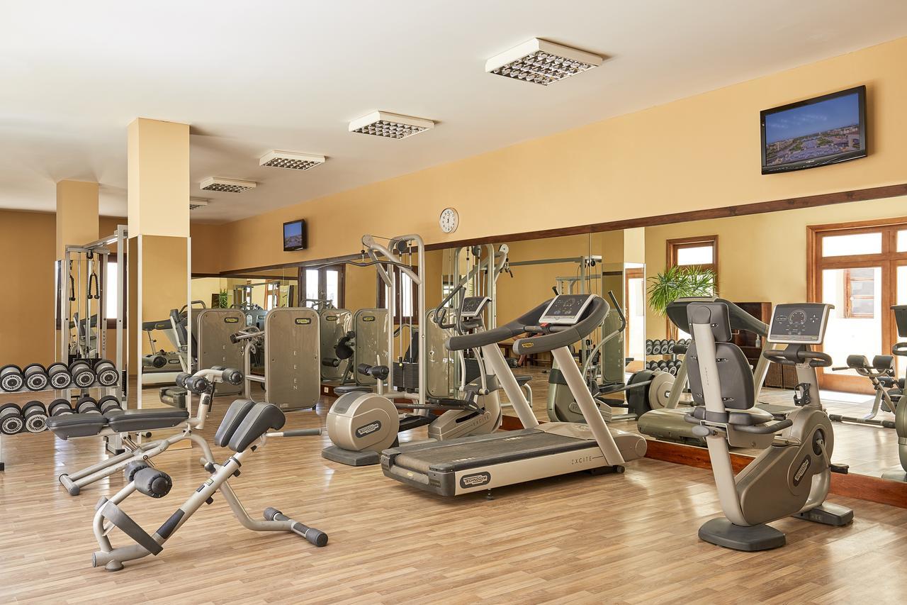 Jaz Mirabel Resort シャルム・エル・シェイク エクステリア 写真 A gym in a hotel